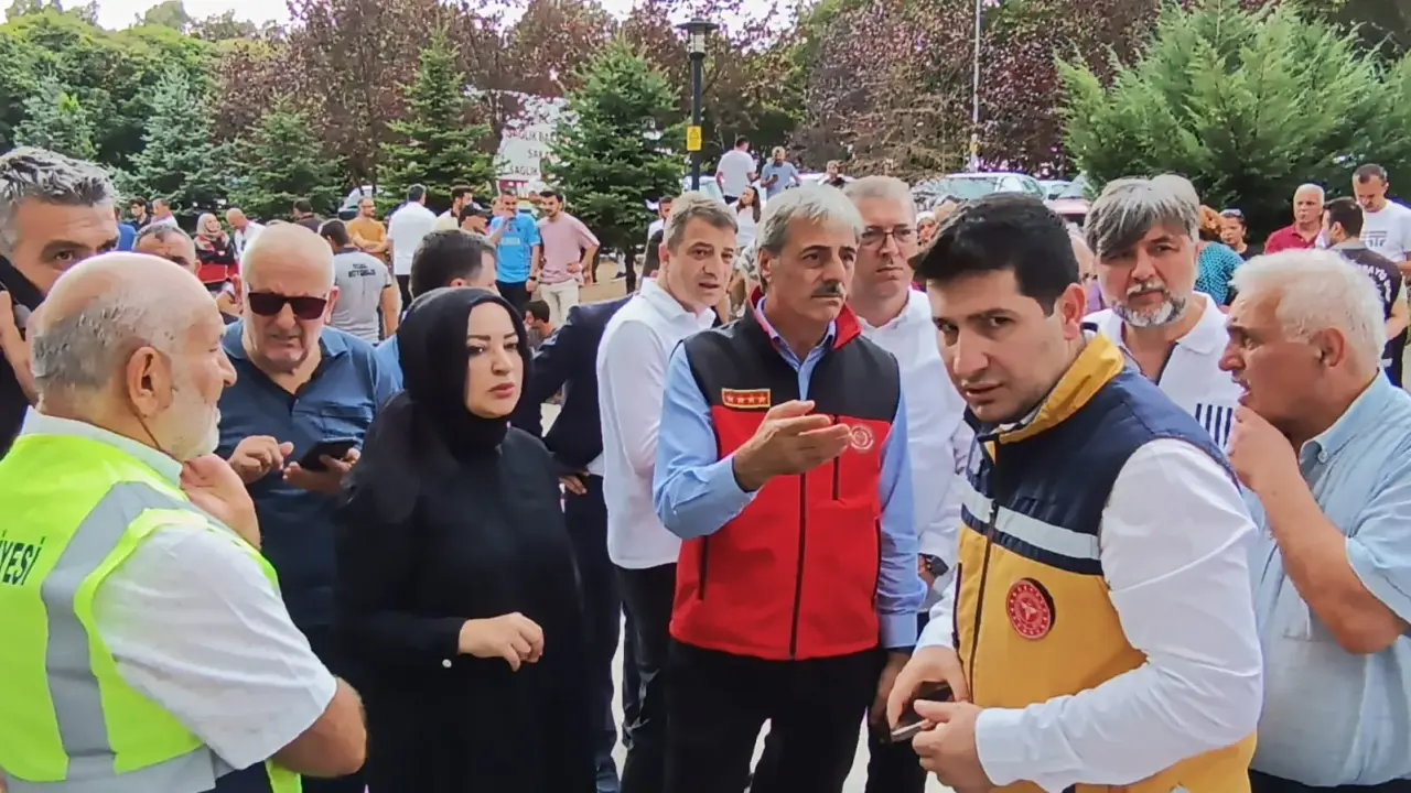 Haber: Vali Karadeniz Patlamada Yaralanan İşçileri Ziyaret Etti - Galeri-4