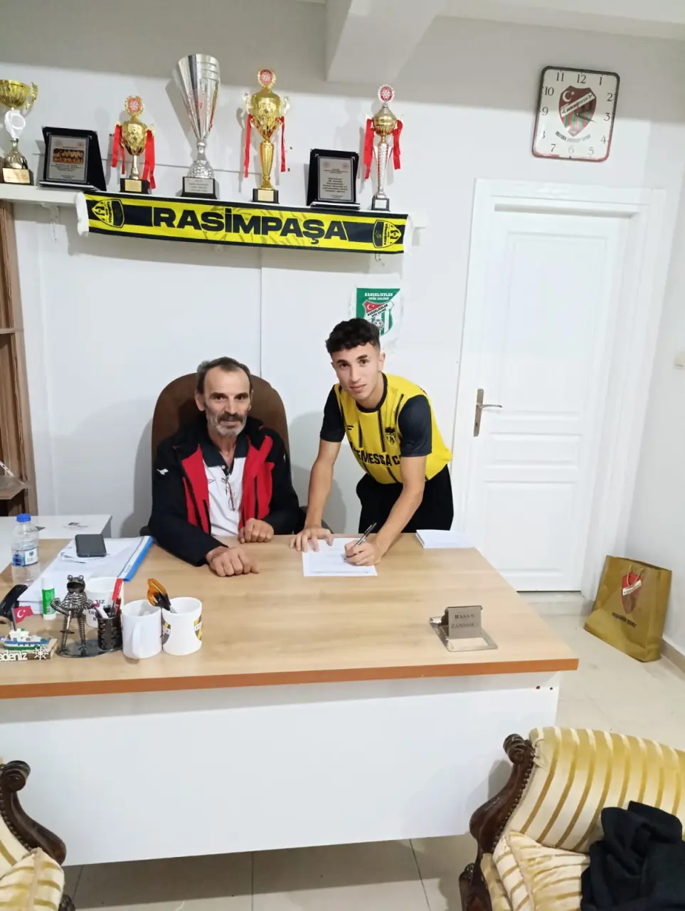 Haber: Rasimpaşaspor kadrosunu güçlendirdi - Galeri-5
