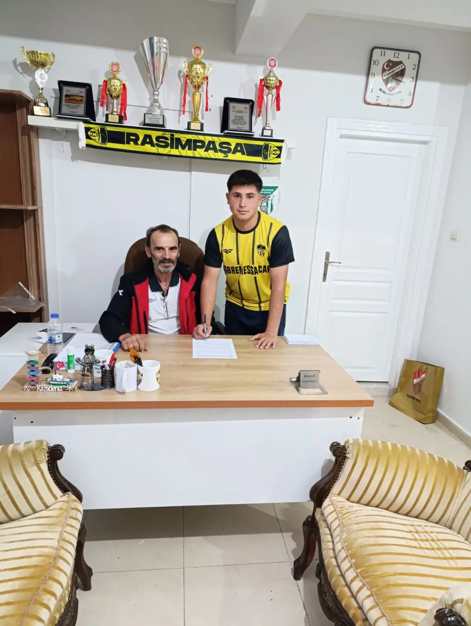 Haber: Rasimpaşaspor kadrosunu güçlendirdi - Galeri-1