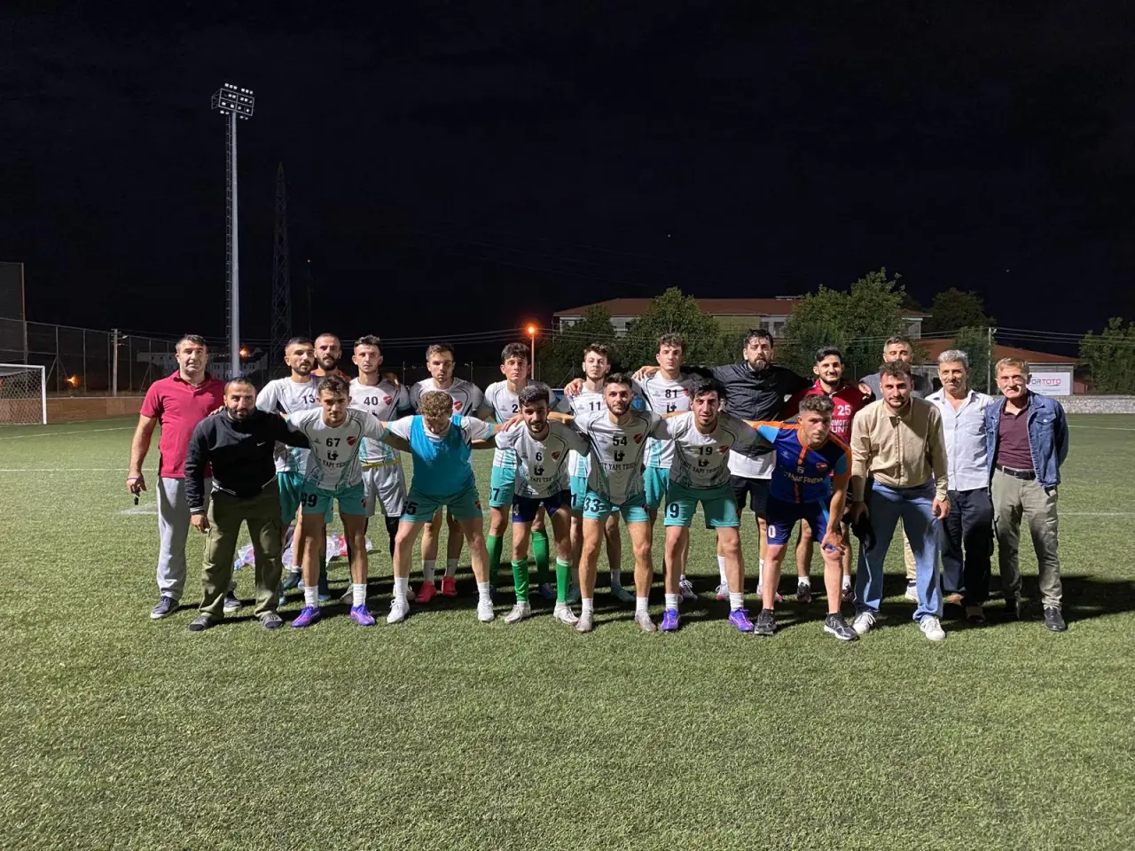 Haber: Hendek Dereköyspor, Şampiyonluk Hedefliyor - Öne Çıkan