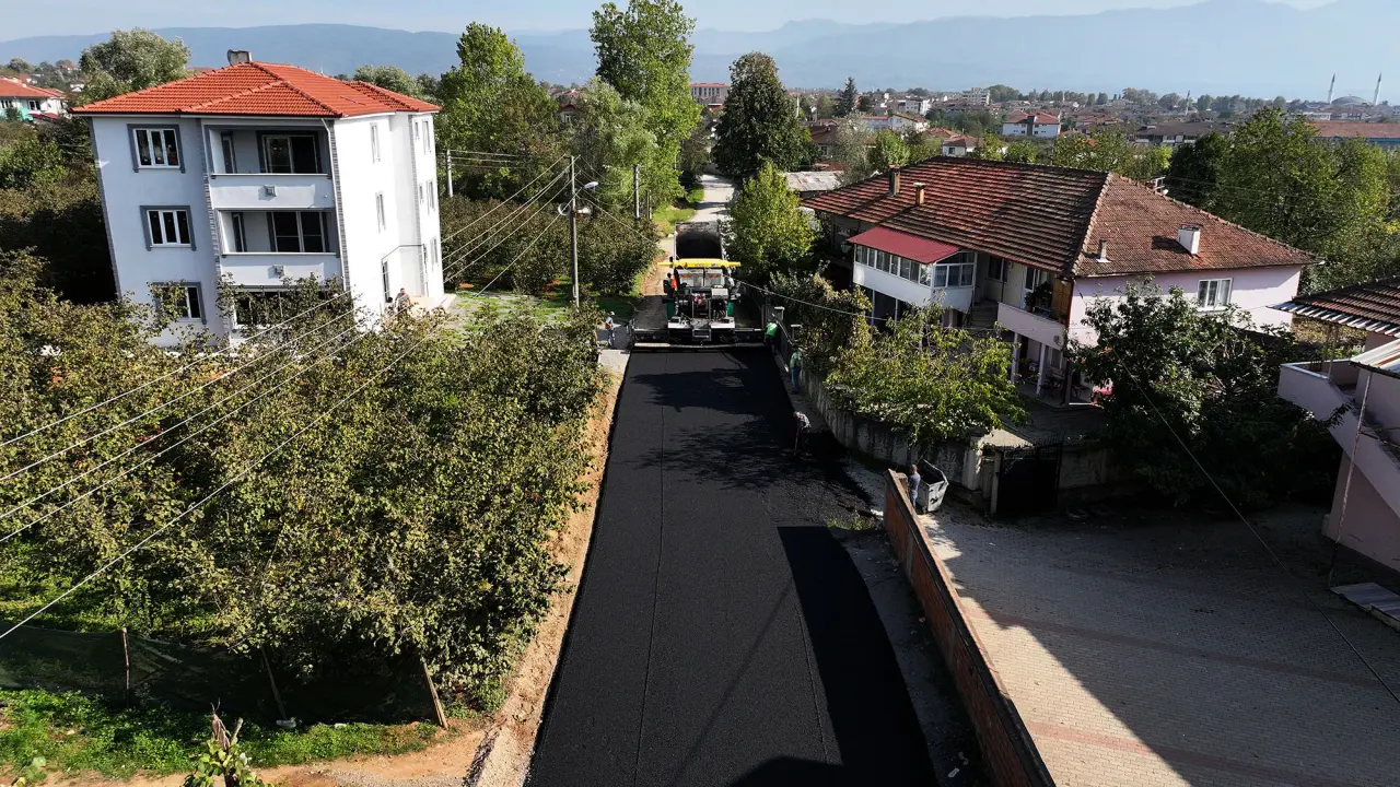 Haber: Hendek Kahraman Mahallesi asfalt ile buluştu - Galeri-1