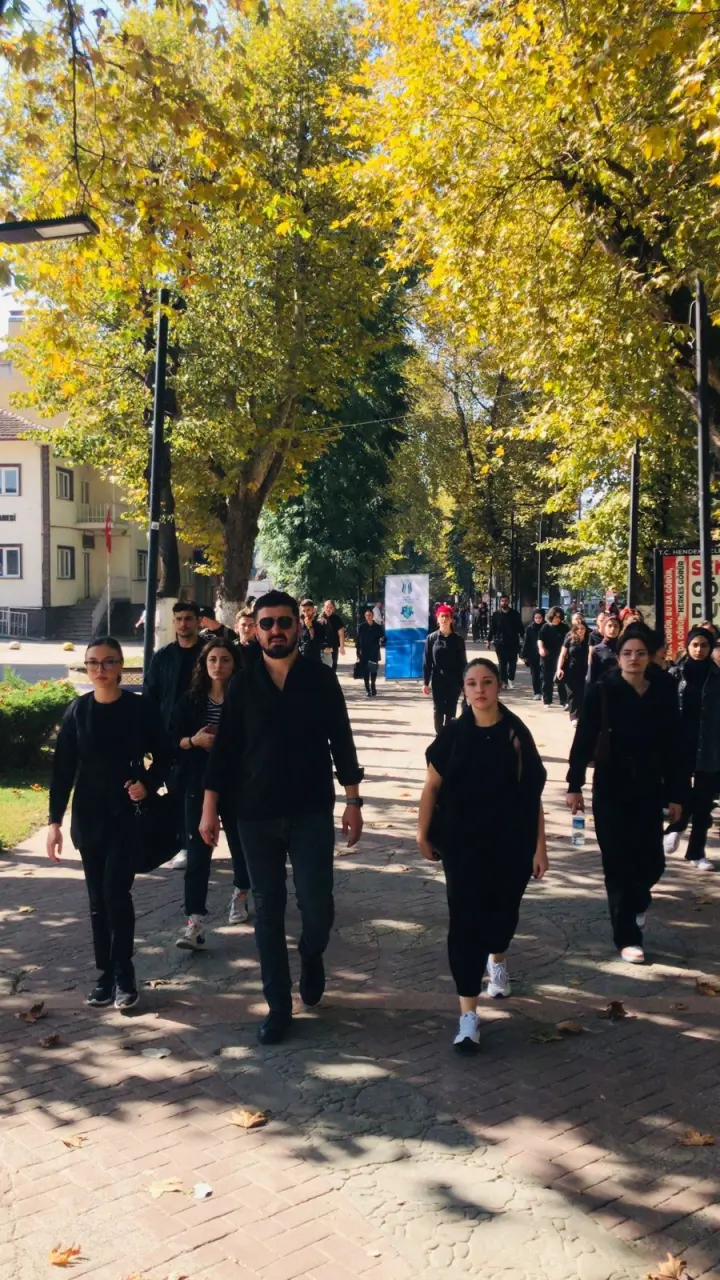 Haber: Hendek MYO öğrencilerinden sessiz yürüyüş - Öne Çıkan
