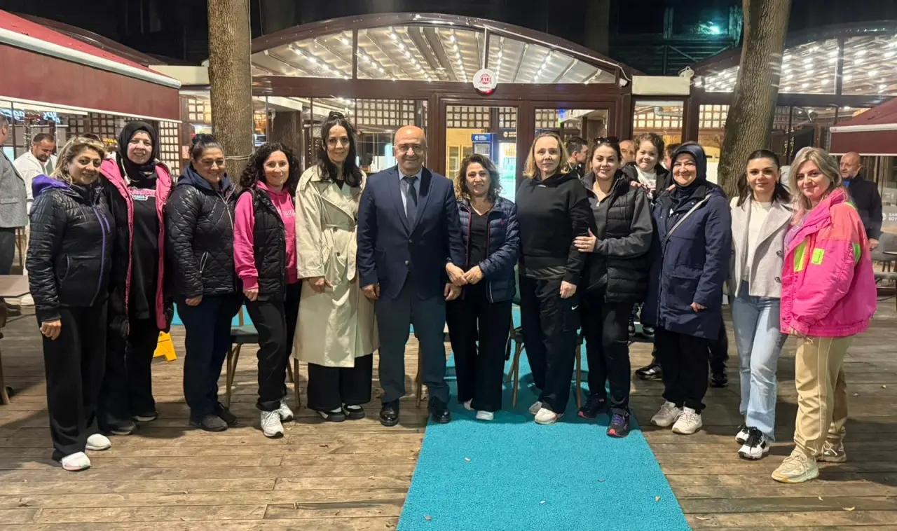 Haber: Taşdemir ilk ziyaretini Hrndek Karate'ye yaptı - Galeri-2