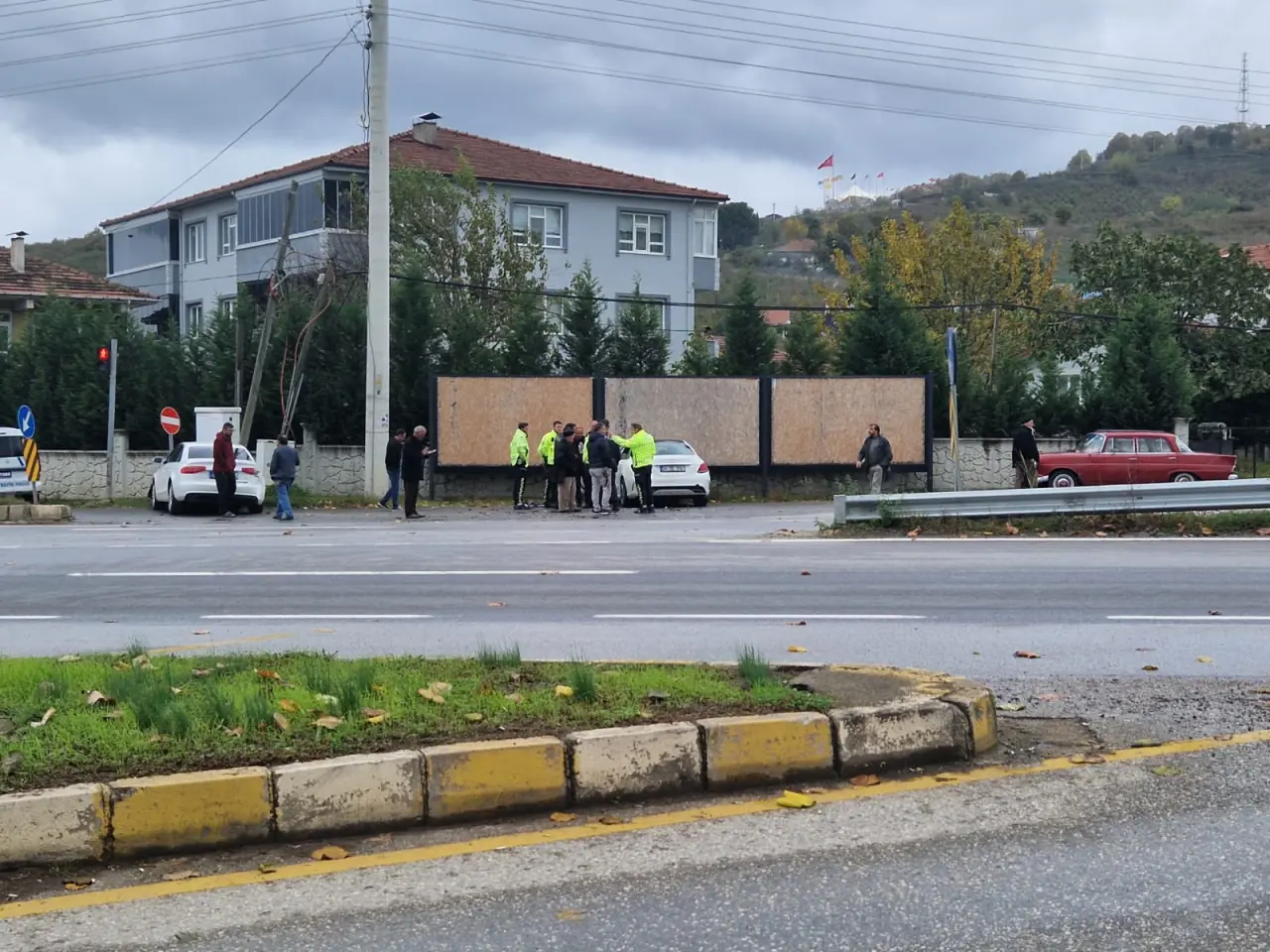 Haber: İki Otomobilin Karıştığı Kazada maddi hasar meydana geldi - Öne Çıkan