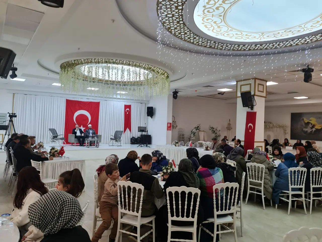 Haber: Hendek Karadenizliler Derneği Şehitler için Mevlid programı düzenledi - Galeri-6