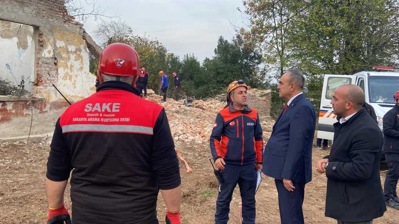 Haber: Hendek’te deprem tatbikatı gerçekleştirildi - Galeri-1