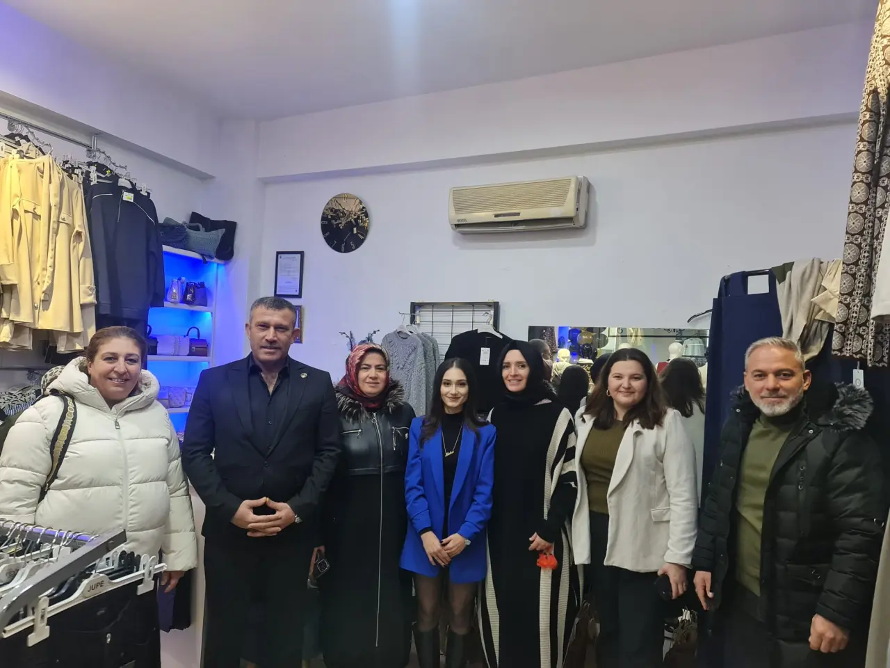 Haber: Hendek’te Aura Butik Kadın Giyim Mağazası Açıldı - Galeri-7