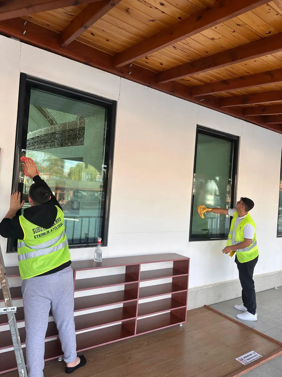 Haber: Hendek MYO Öğrencilerinden örnek davranış - Galeri-3