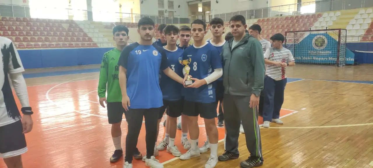 Haber: Genç Erkekler Futsal A grubunda şampiyon Akşemseddin Mesleki ve Teknik Anadolu Lisesi - Galeri-2