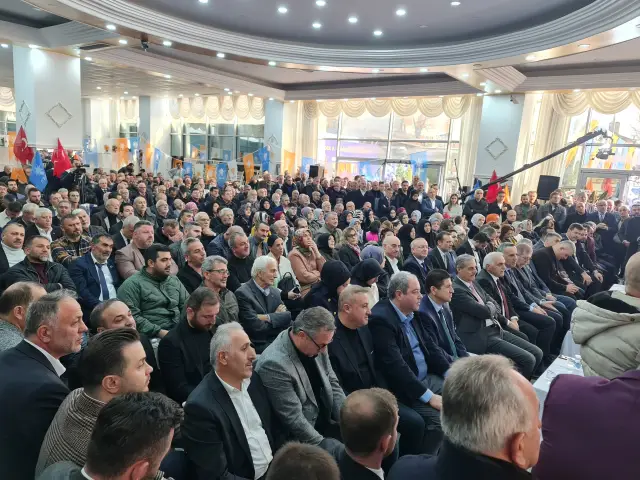 Ak Parti Hendek’te iki adaylı kongre