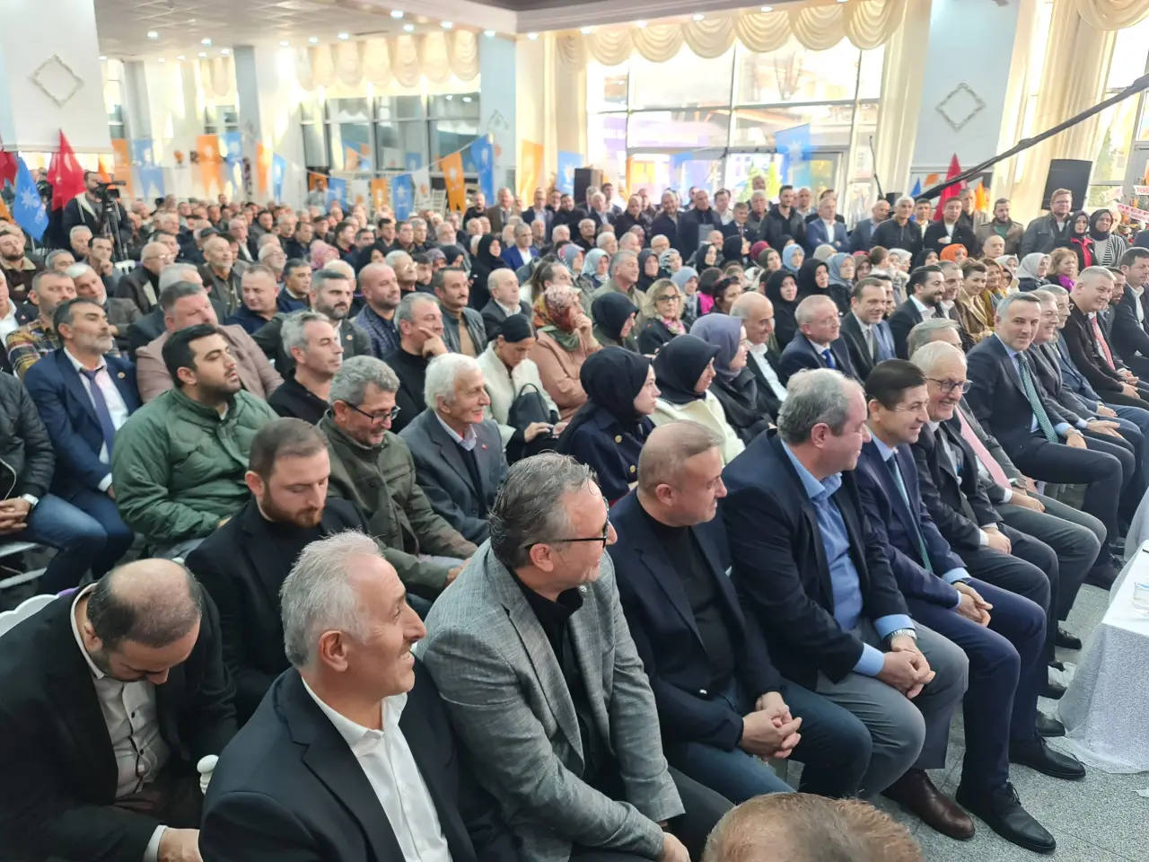 Haber: Ak Parti Hendek’te iki adaylı kongre - Galeri-1