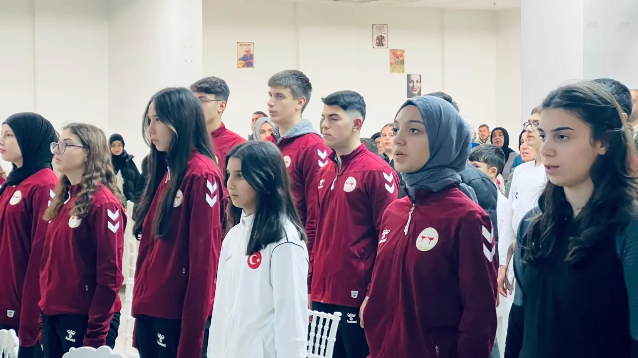 Haber: HENDEK KARATE FARKI ŞÖLEN EŞLİĞİNDE TÖREN YAPTI - Galeri-9