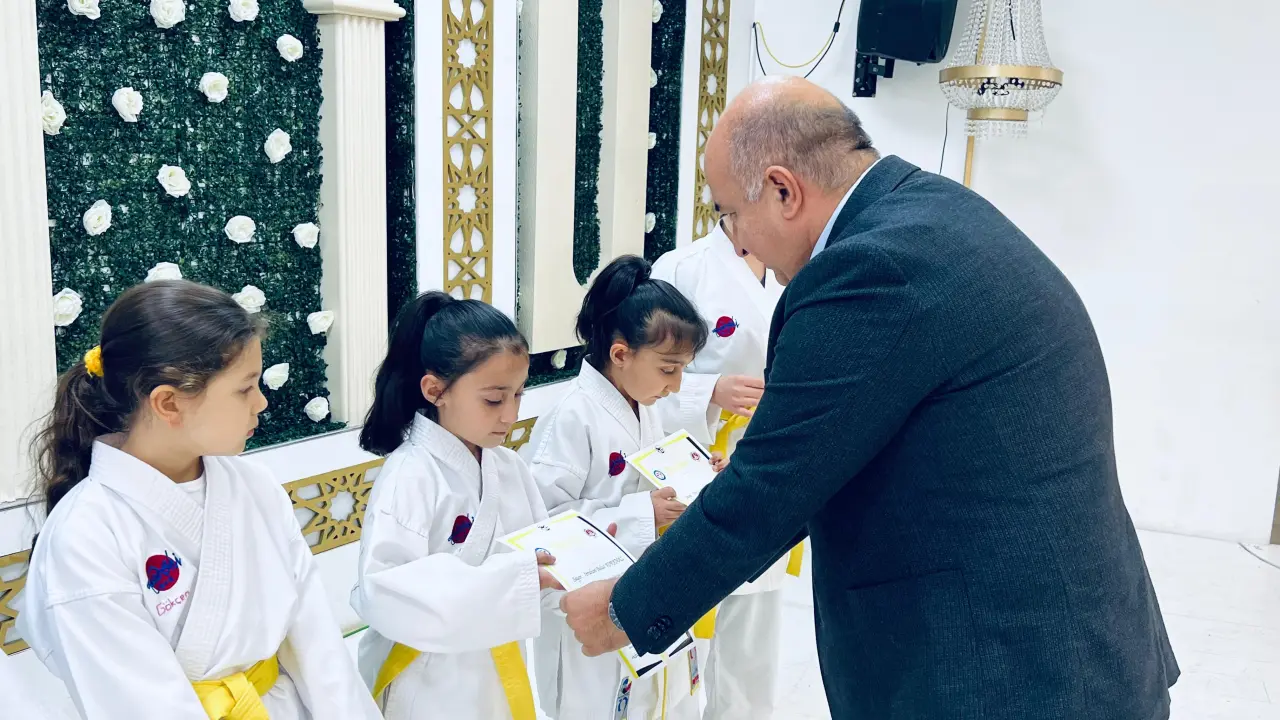 Haber: HENDEK KARATE FARKI ŞÖLEN EŞLİĞİNDE TÖREN YAPTI - Galeri-3
