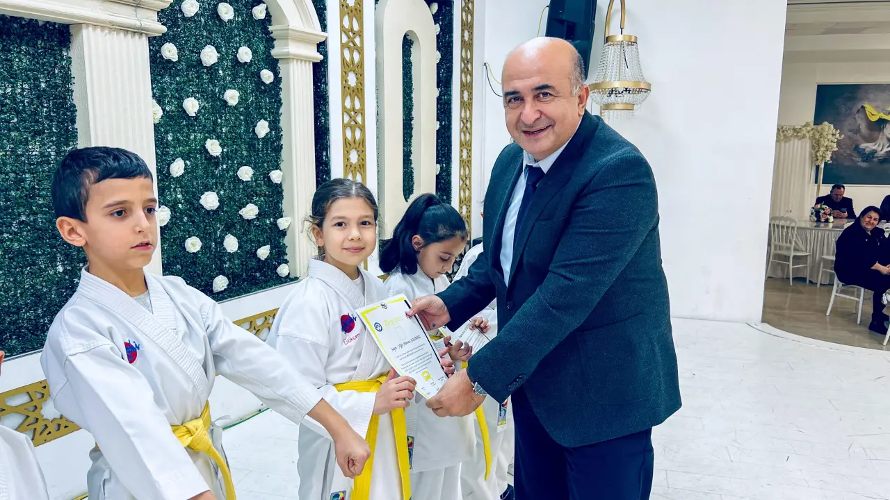 Haber: HENDEK KARATE FARKI ŞÖLEN EŞLİĞİNDE TÖREN YAPTI - Galeri-4