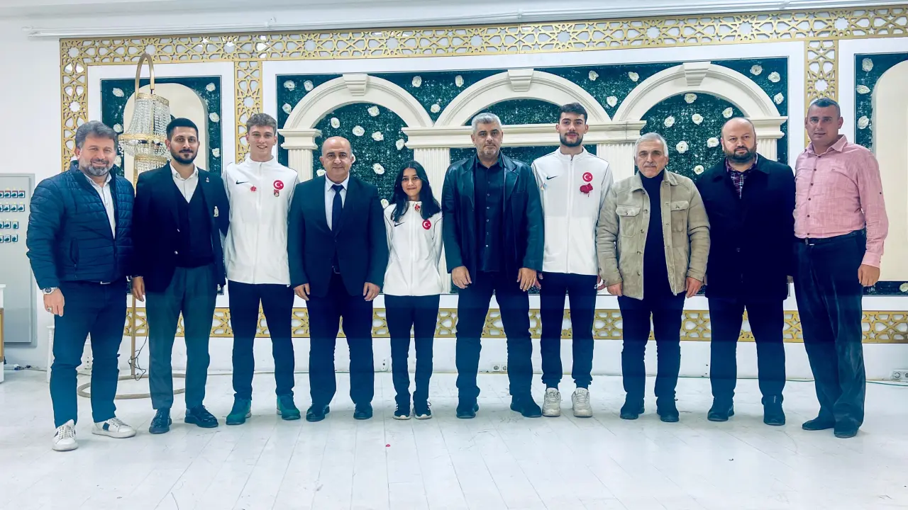 Haber: HENDEK KARATE FARKI ŞÖLEN EŞLİĞİNDE TÖREN YAPTI - Galeri-1