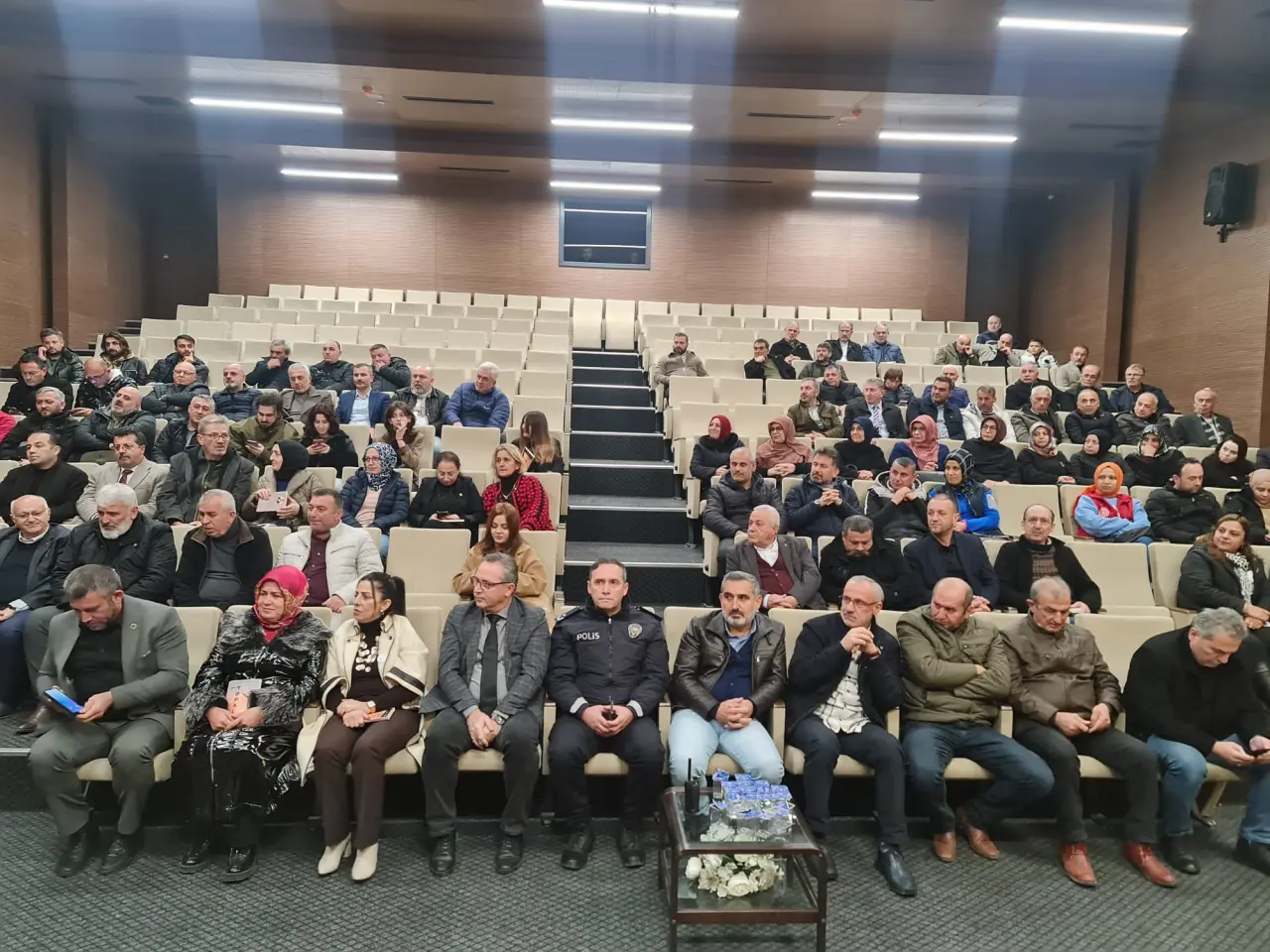 Haber: Aygüneş'in Şu TOPAL Ayağımla Şiir Kitabı İmza ve Söyleşi Programı Gerçekleşti - Öne Çıkan