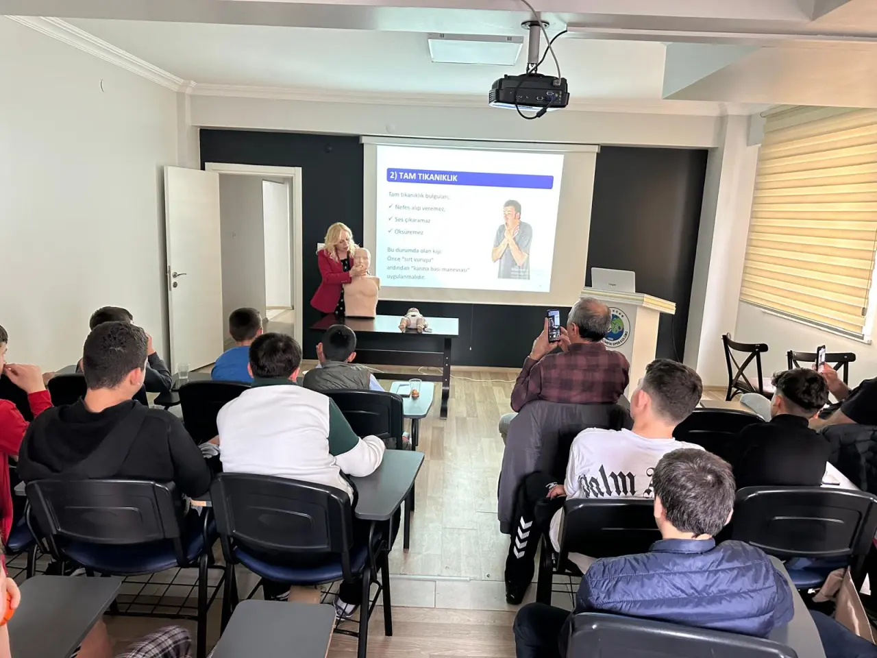 Haber: SPORCULARA SAĞLIK EĞİTİMİ VERİLDİ - Öne Çıkan