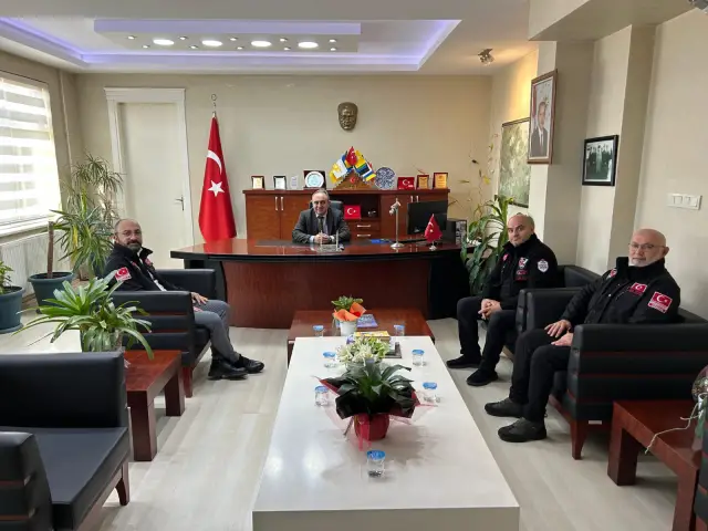 SAKE’den Hendek Kaymakamı Halil İbrahim Acır’a Ziyaret