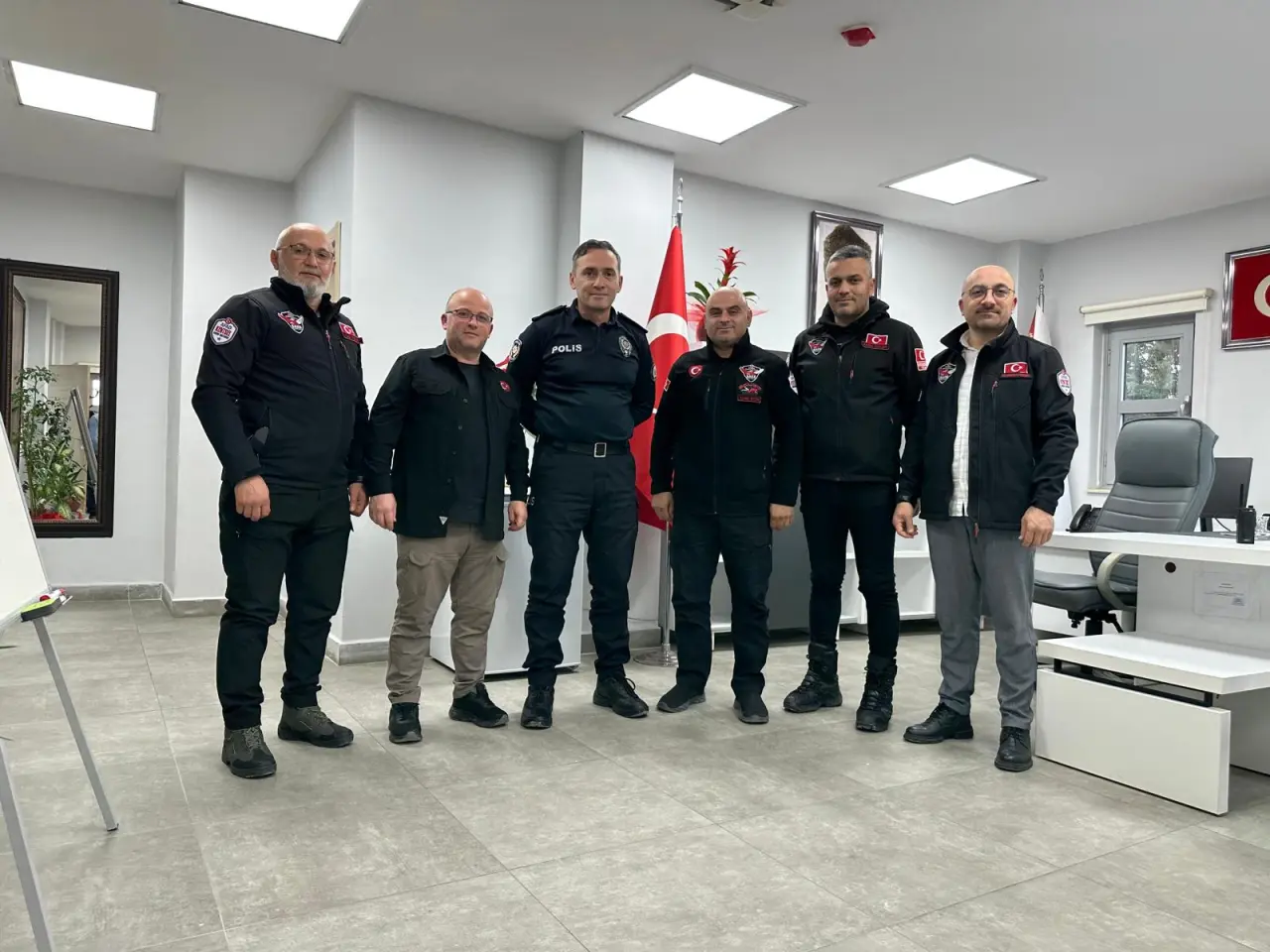 Haber: SAKE'den Emniyet Müdürüne ziyaret - Öne Çıkan