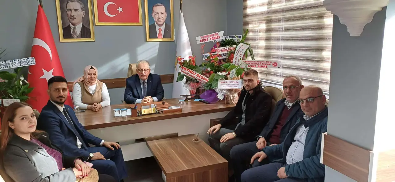 Haber: AK Parti İlçe Başkanı Öz’e Hayırlı olsun ziyaretleri devam ediyor - Galeri-4