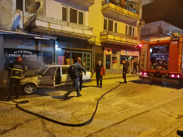 Hendek'te Araç Yangını İtfaiyenin Müdahalesiyle söndürüldü