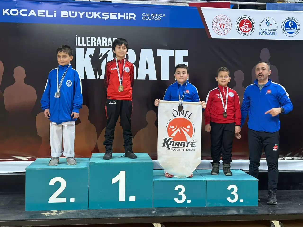 Haber: Hendekli Karateciler Madalyalarla döndü - Galeri-2