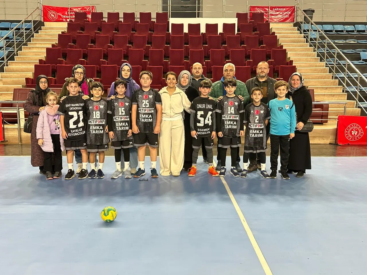 Haber: Şehit Mahmutbey Ortaokulu yarı Finalde - Öne Çıkan
