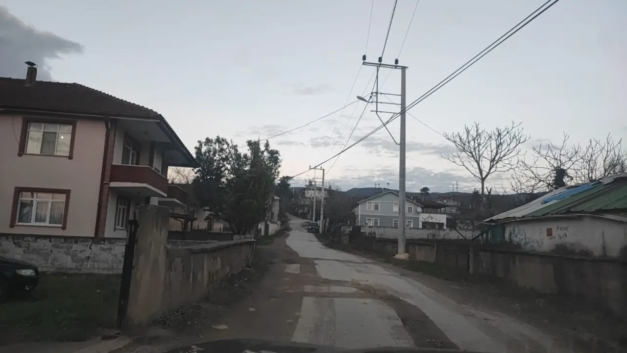 Haber: Kazımiye Mahallesi Sakinlerinden Asfalt Tepkisi - Galeri-1