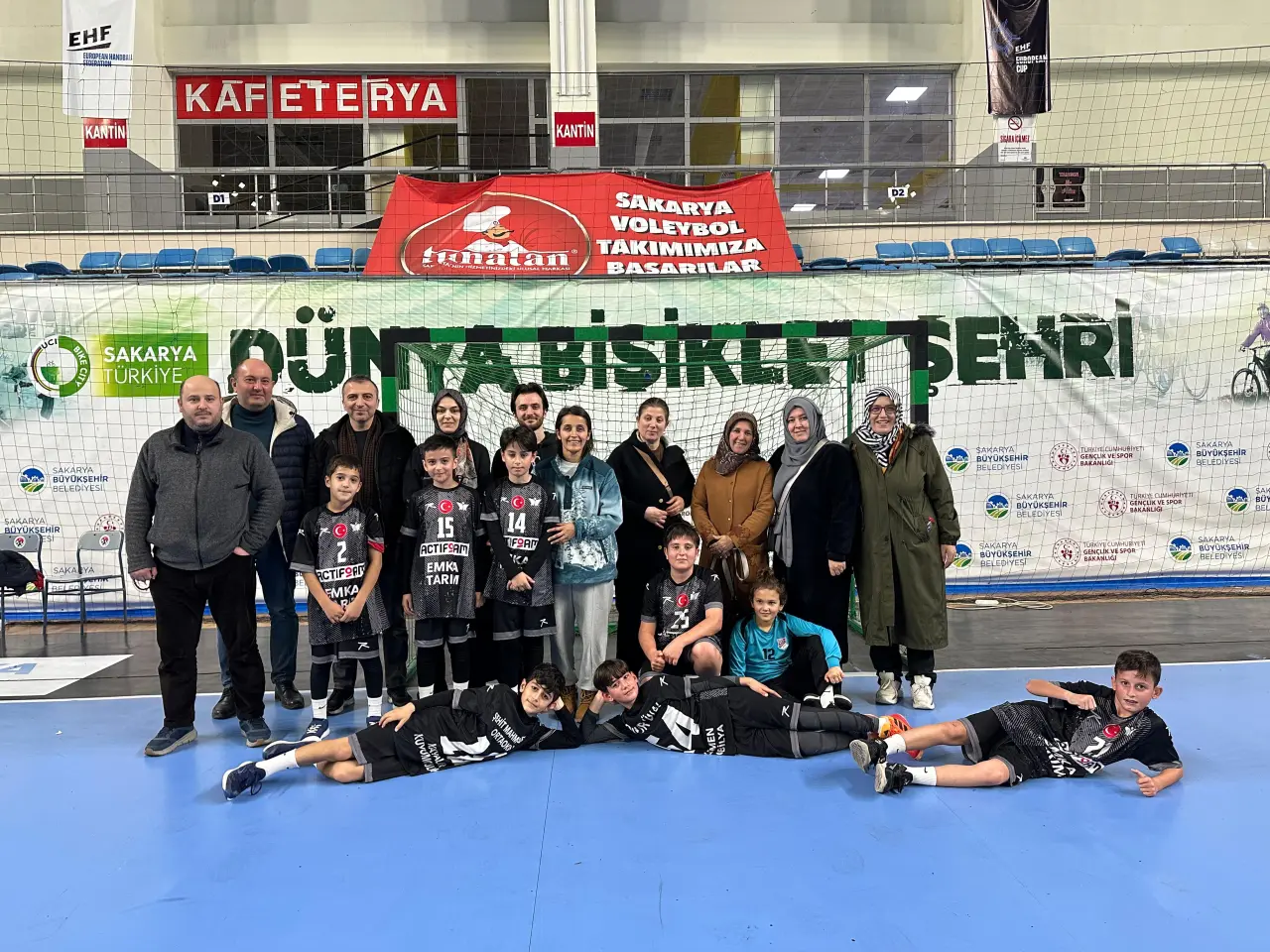 Haber: Şehit Mahmutbey Ortaokulu adını finale yazdırdı - Öne Çıkan