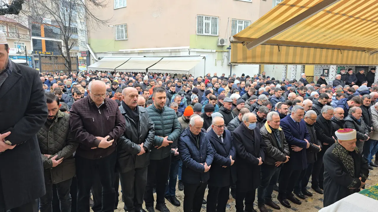 Haber: Doktor Sefa Eltutan son yolculuğuna uğurlandı - Galeri-2