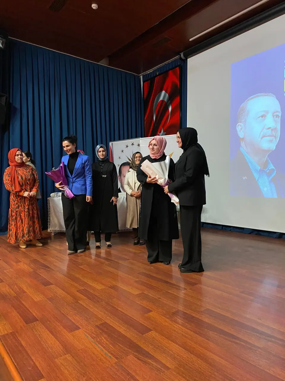 Haber: AK Parti Kadın Kolları Başkanı Sueda Keleş oldu - Galeri-3