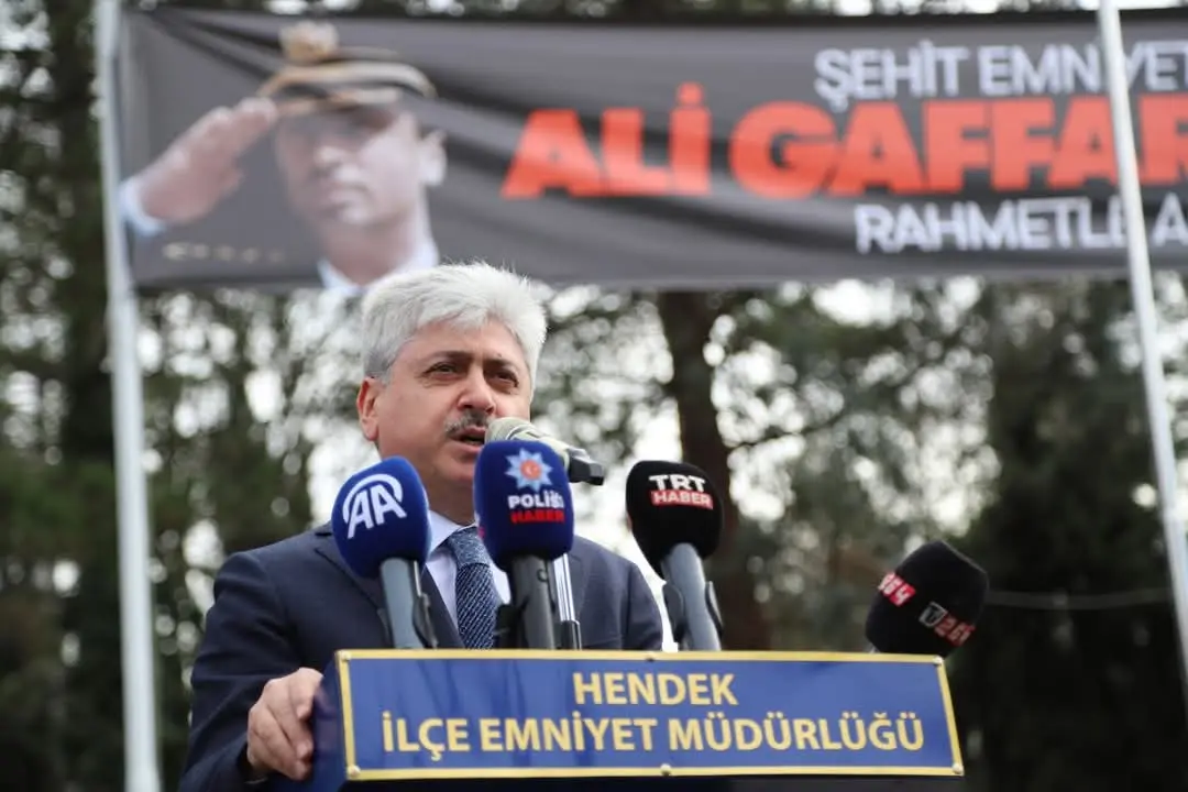 Haber: ALİ GAFFAR OKKAN MEZARI BAŞINDA ANILDI - Galeri-3
