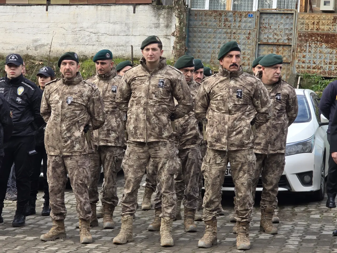 Haber: ALİ GAFFAR OKKAN MEZARI BAŞINDA ANILDI - Galeri-5