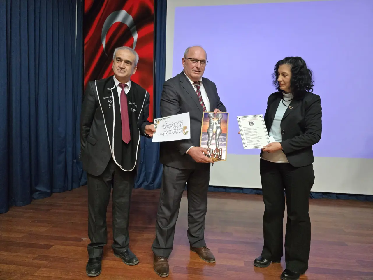Haber: Hendek Batum Gürcü Kültür Derneği'nin düzenlediği programa yoğun ilgi - Galeri-3