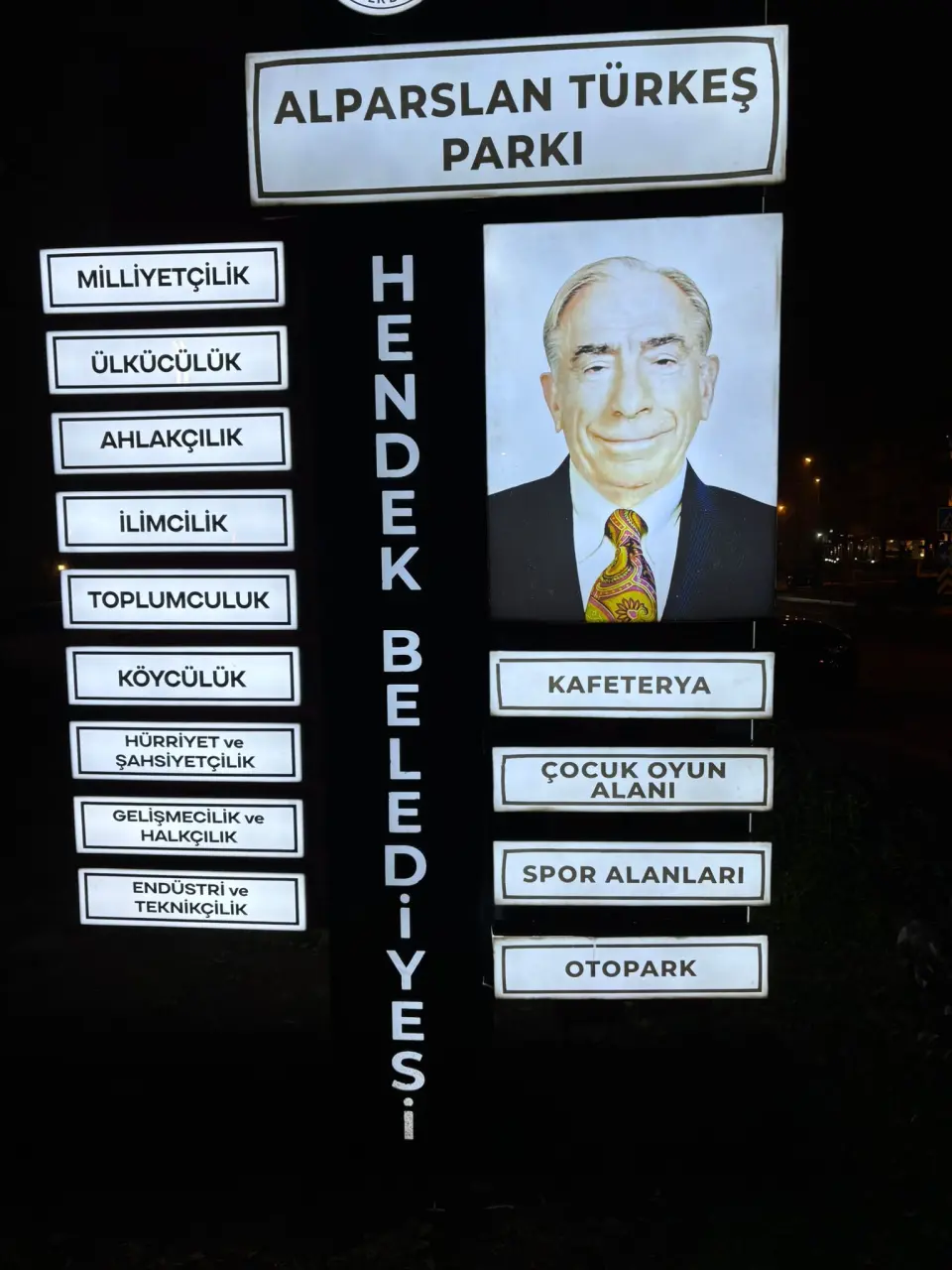 Haber: 9 Işık Doktirini, maddeler halinde Alparslan Türkeş Parkı tabelasına eklendi - Öne Çıkan