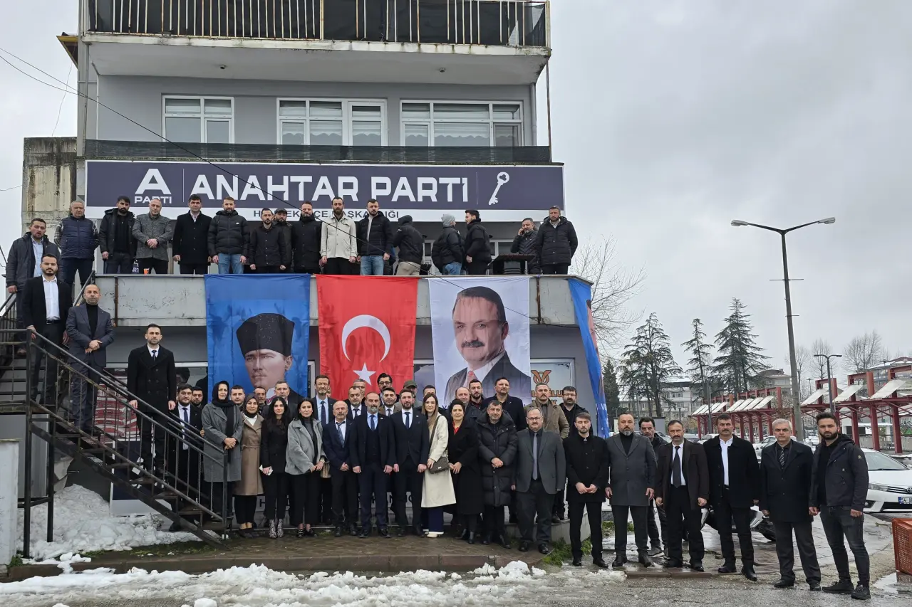 Haber: Anahtar Partisi İlçe Başkanı Albayrakoğlu - Öne Çıkan