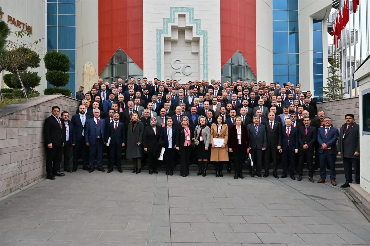 Haber: MHP’LİLER ANKARA'YA EĞİTİME GİTTİ - Galeri-1