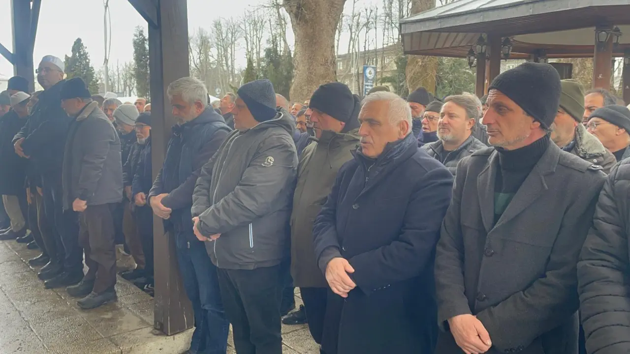 Haber: Sarıoğlu Dualarla son yolculuğuna uğurlandı - Galeri-2