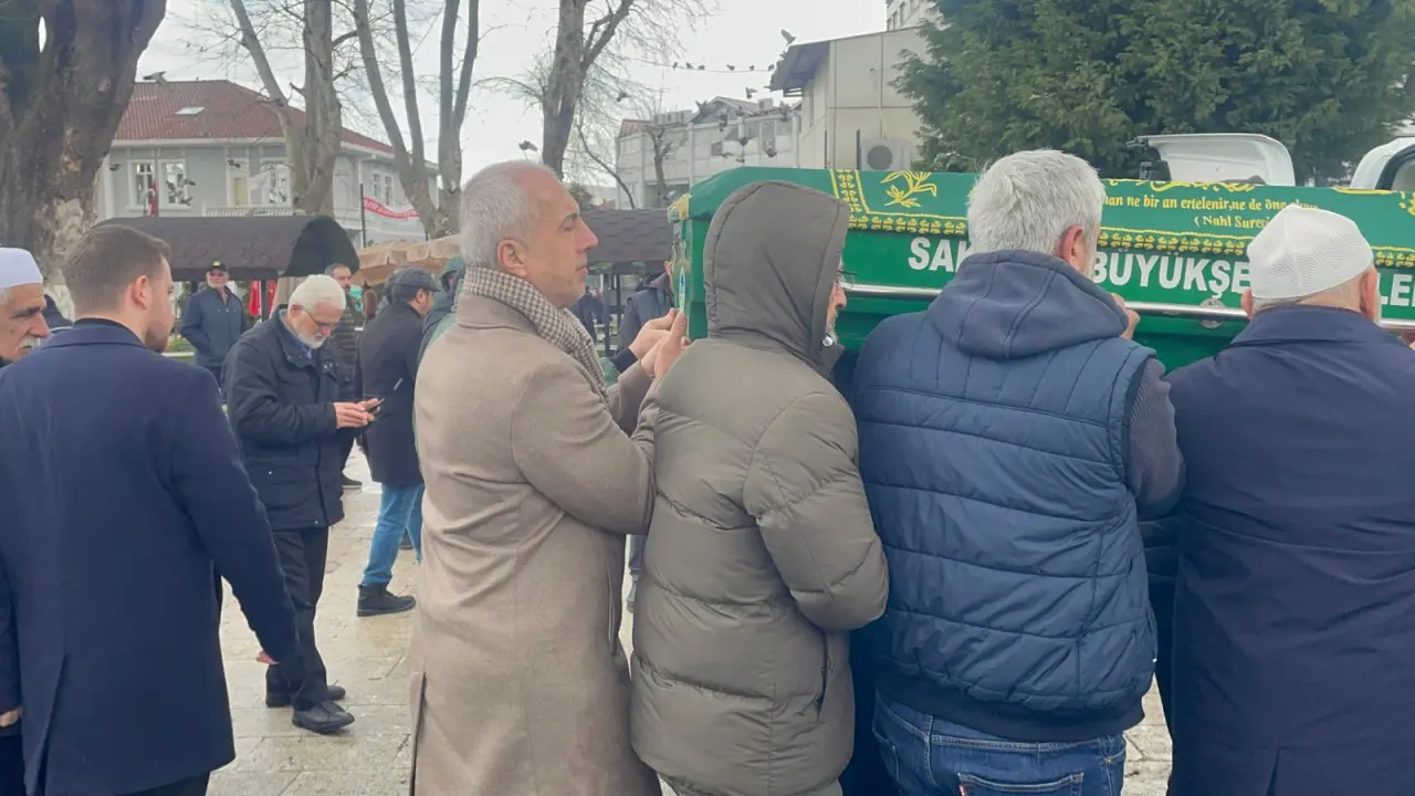 Haber: Sarıoğlu Dualarla son yolculuğuna uğurlandı - Galeri-1