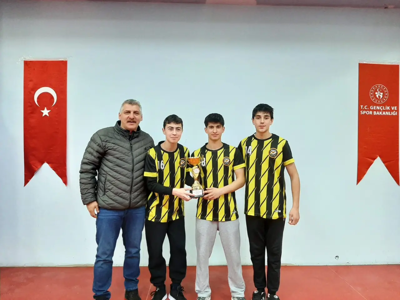 Haber: Masa Tenisi İlçe Birinciliği Müsabakaları Sona Erdi - Galeri-2