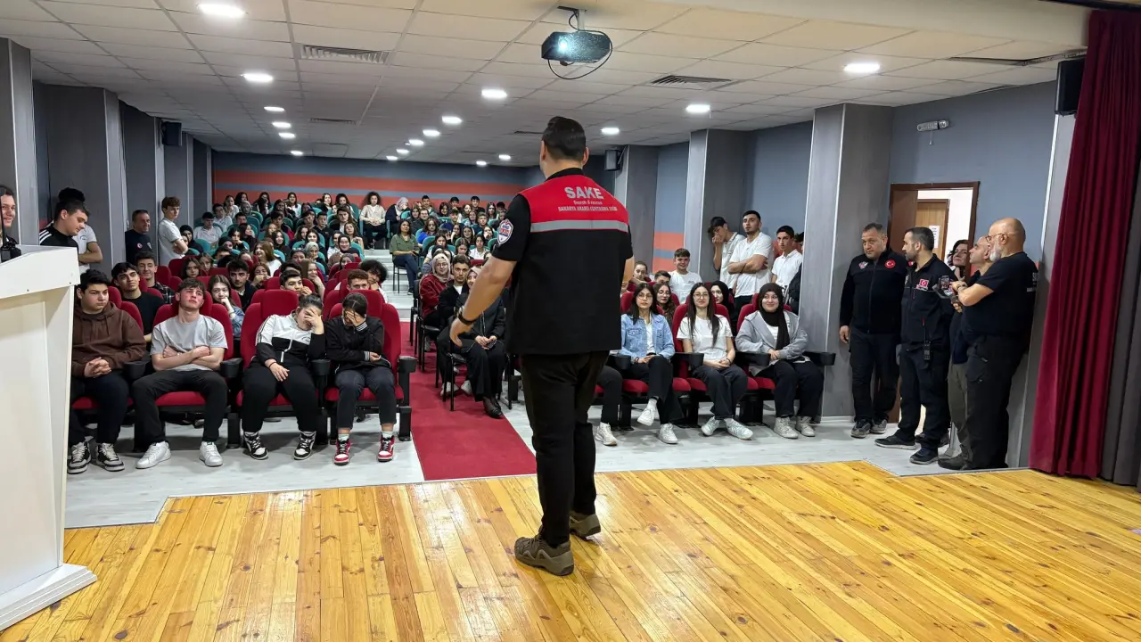 Haber: SAKE’den Hendek’te Deprem Bilinci ve Tahliye Tatbikatı - Galeri-1