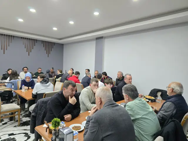 Tezgel dostlarını ve çalışanları iftarda ağırladı
