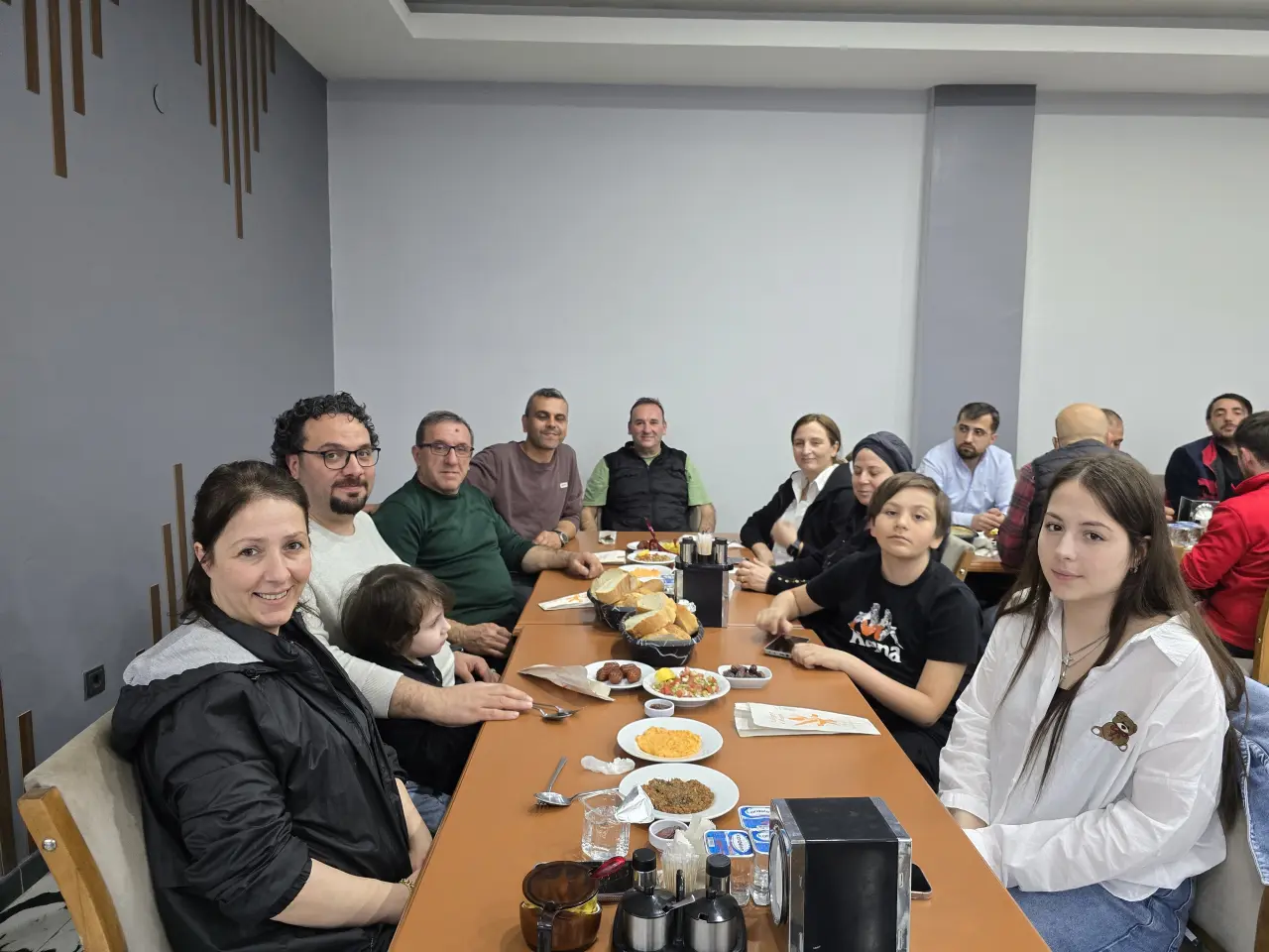 Haber: Tezgel dostlarını ve çalışanları iftarda ağırladı - Galeri-1
