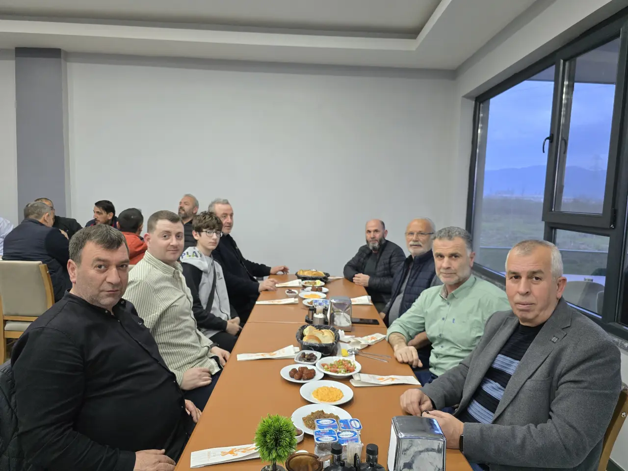 Haber: Tezgel dostlarını ve çalışanları iftarda ağırladı - Galeri-3