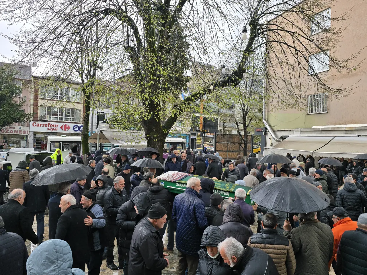 Haber: Ayşe Şişman dualarla son yolculuğuna uğurlandı - Galeri-1