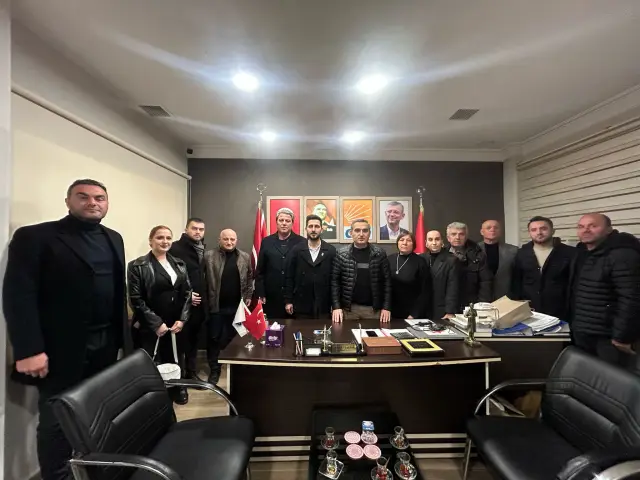 Uzun ve ekibinden CHP'ye ziyaret