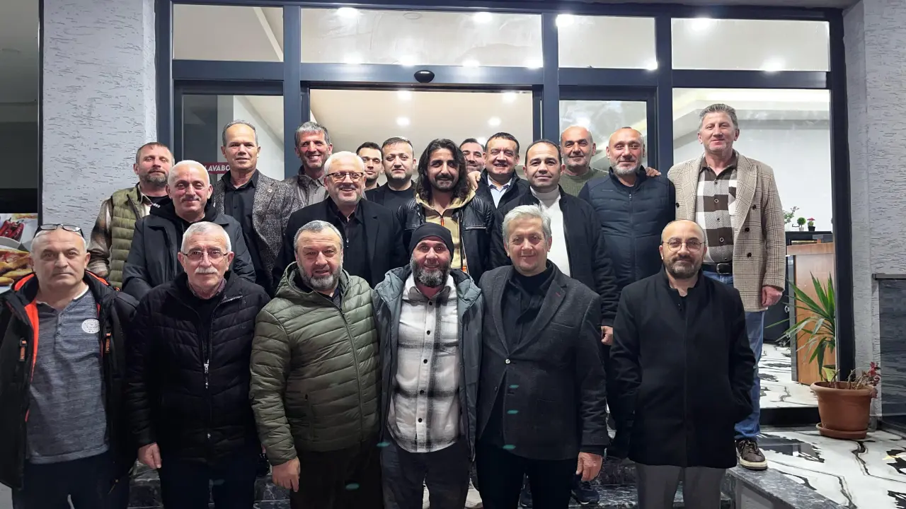 Haber: BAHADIR GAZETECİLER VE DOSTLARIYLA İFTARDA BULUŞTU - Öne Çıkan