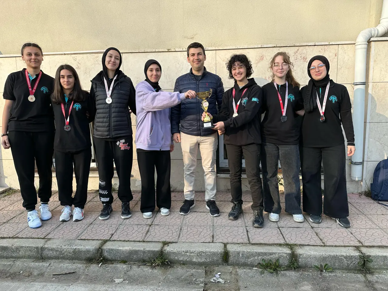 Haber: Devlet Bahçeli Fen Lisesi Spor Takımları Başarıya Doymuyor - Galeri-2