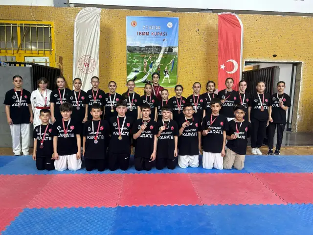 HENDEK’TEN MADALYA ŞOV