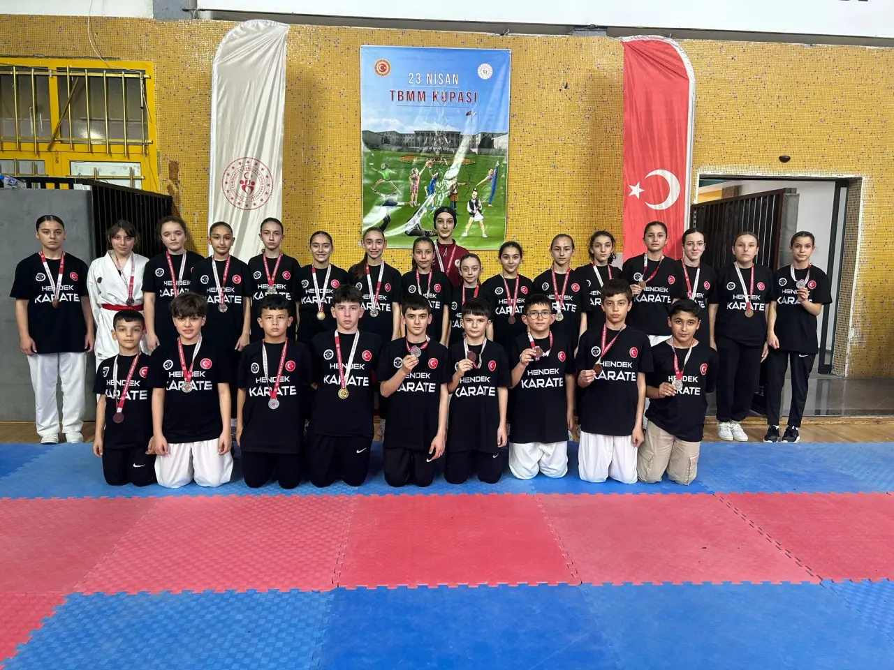 Haber: HENDEK’TEN MADALYA ŞOV - Öne Çıkan